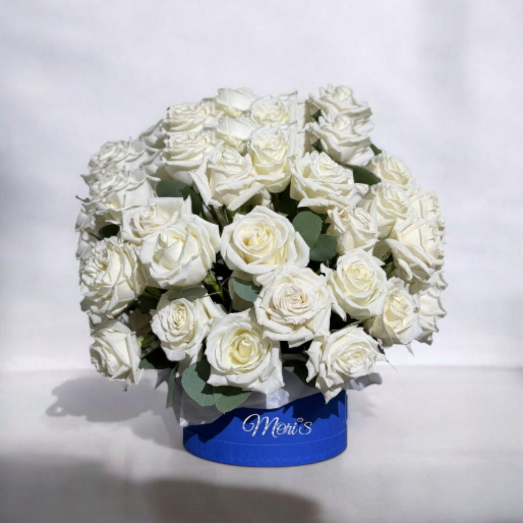 Snow Petals  50 Roses